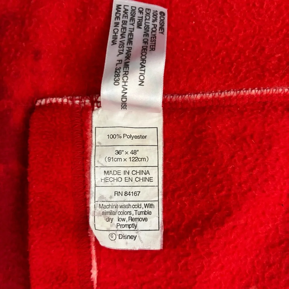 DISNEY RESORT‎ REINDEER ROUNDUP BLANKET RED FOLD IN POCKET 36